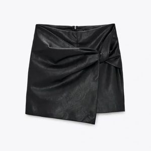 NWOT Zara Black Faux Leather Mini Skort with Knot- Size M